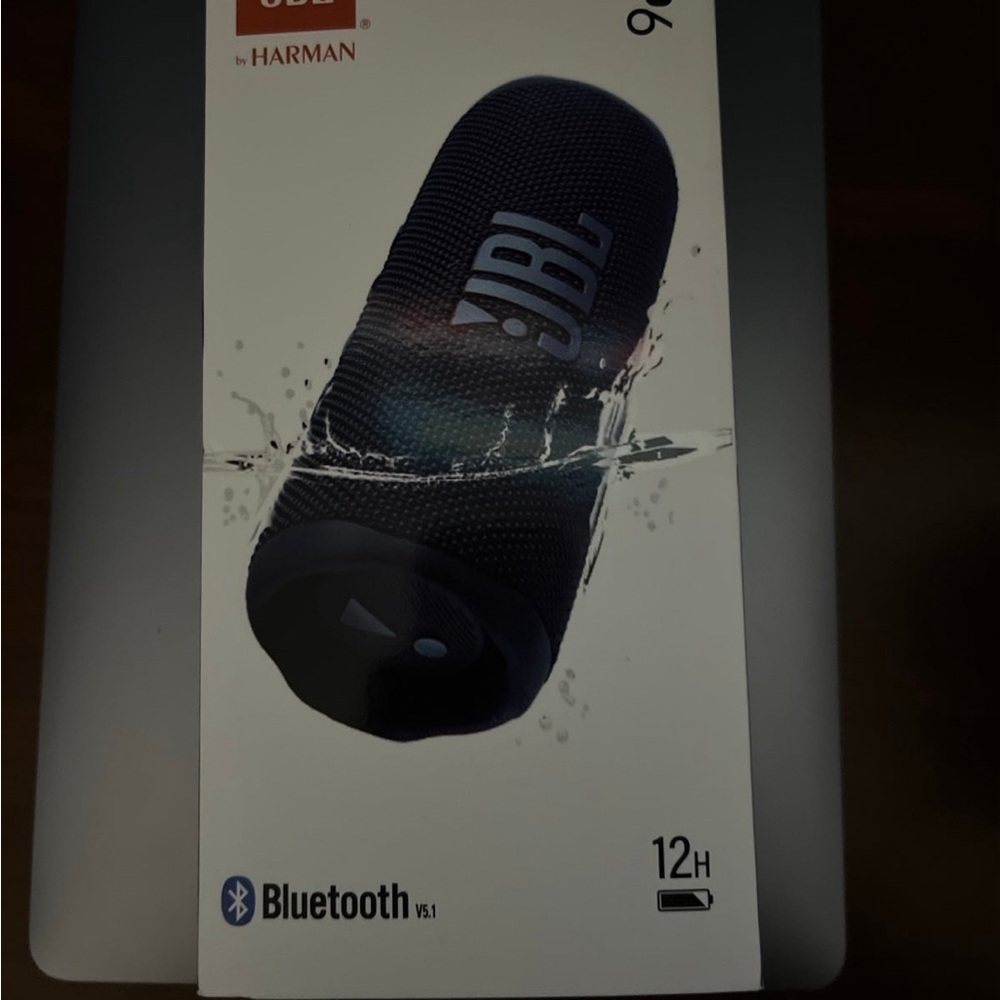 Blue JBL flip 6
